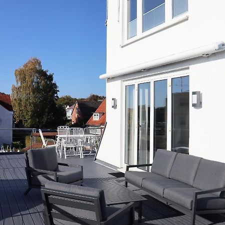 Grosse Penthouse Ferienwohnung Mit Meerblick, Sonnenterrasse & Luxusbad Von "Momentic" Sierksdorf Exterior foto