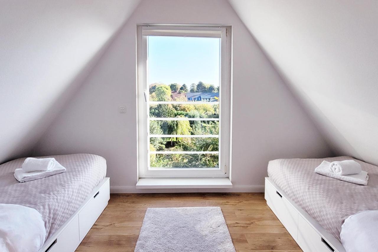 Grosse Penthouse Ferienwohnung Mit Meerblick, Sonnenterrasse & Luxusbad Von "Momentic" Sierksdorf Exterior foto