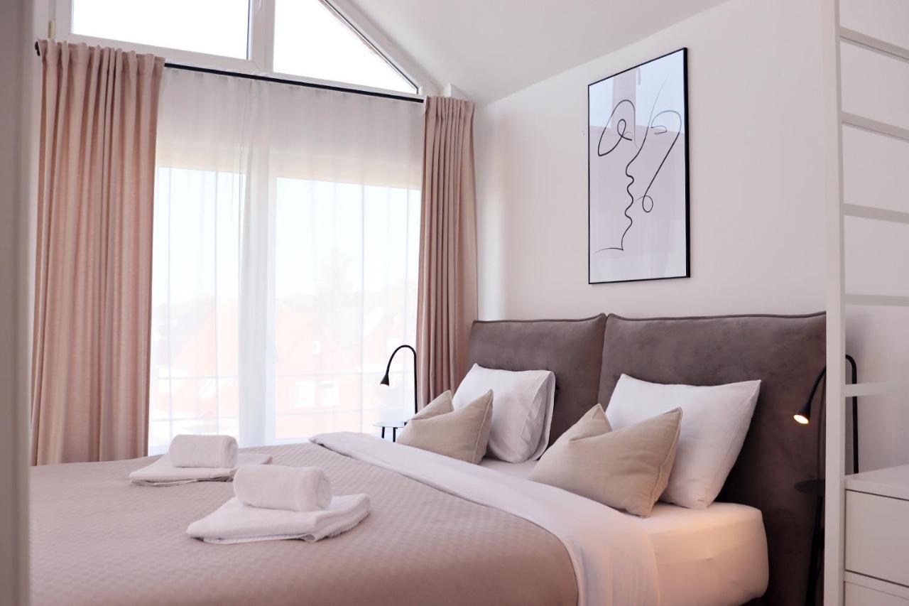 Grosse Penthouse Ferienwohnung Mit Meerblick, Sonnenterrasse & Luxusbad Von "Momentic" Sierksdorf Exterior foto